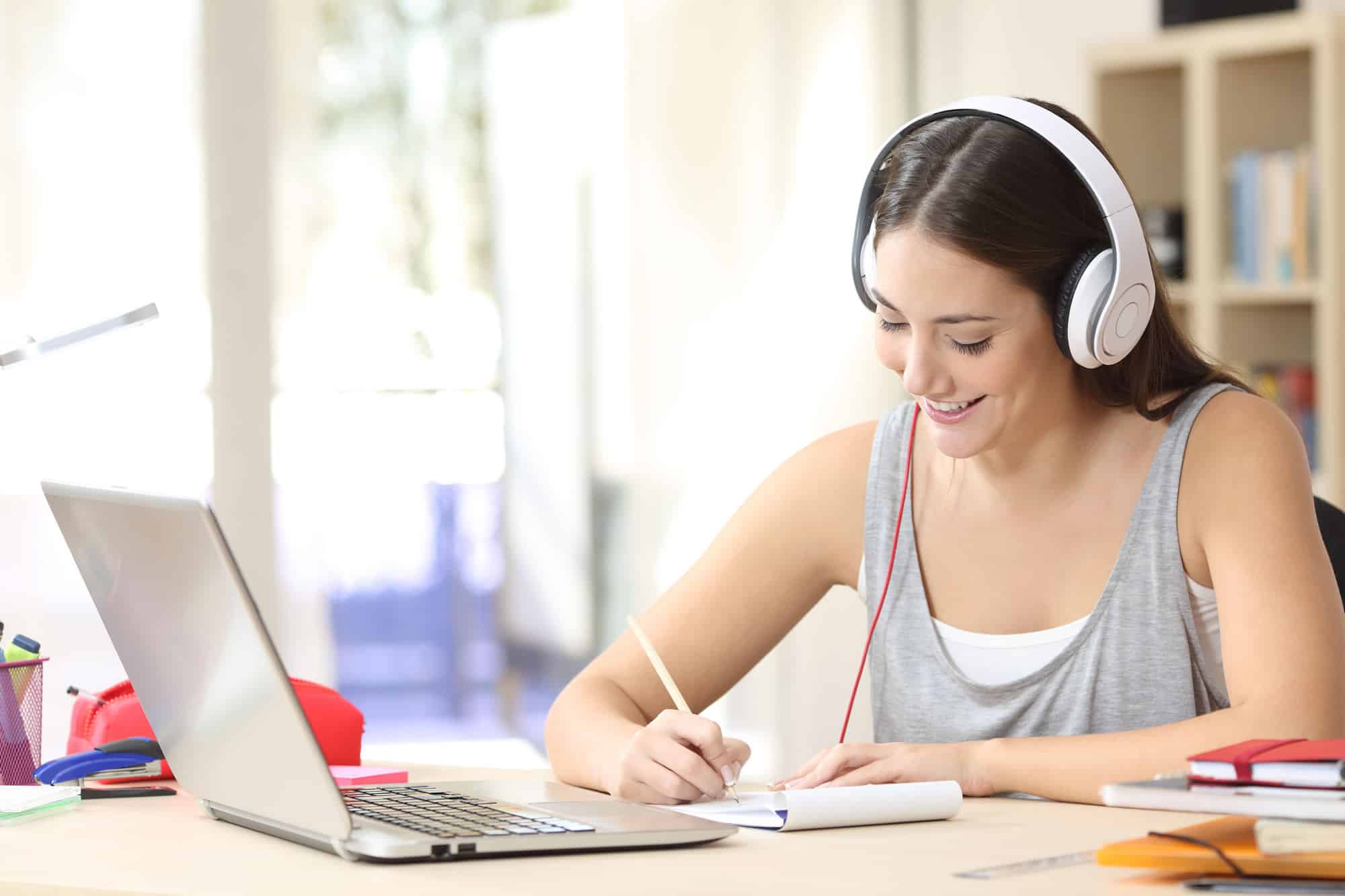 Student learning with an online chemistry tutor