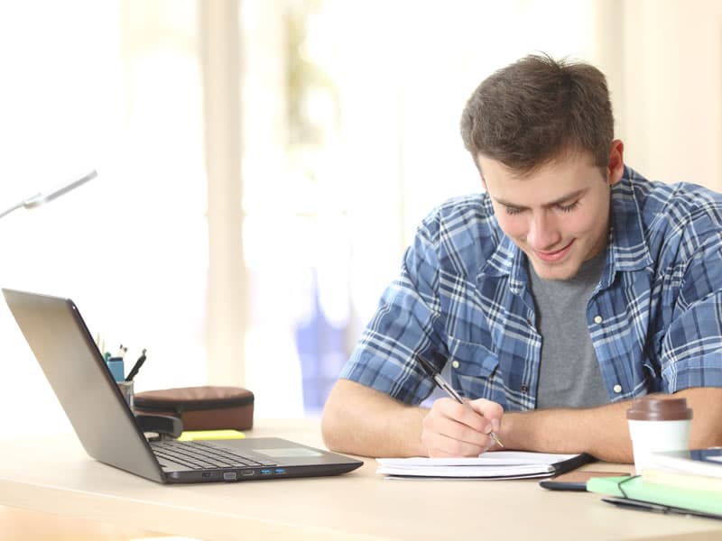 What is online tuition and is it effective? A guide for parents.
